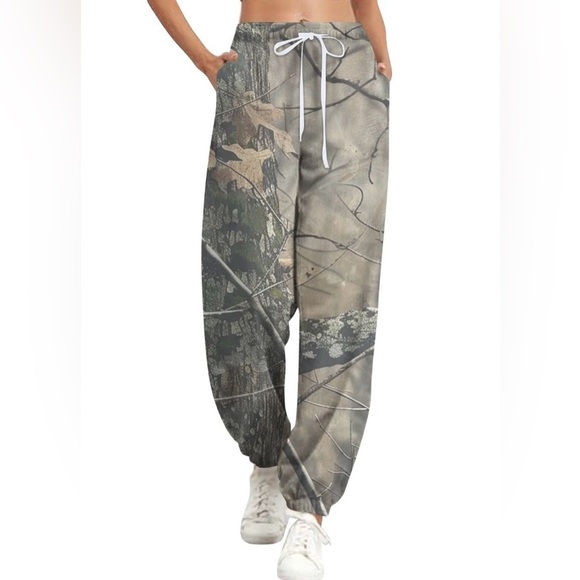 Camo Print Joggers - Picture 3 of 10